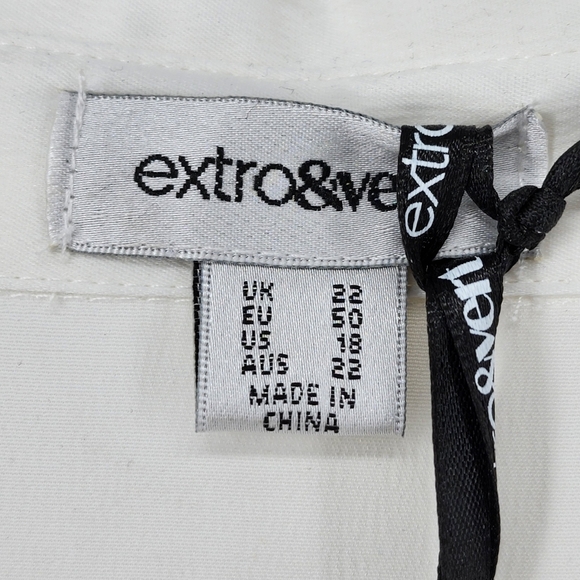 Extro & Vert Women's Plus Satin Button Up Shirt - 18 - Picture 4 of 8